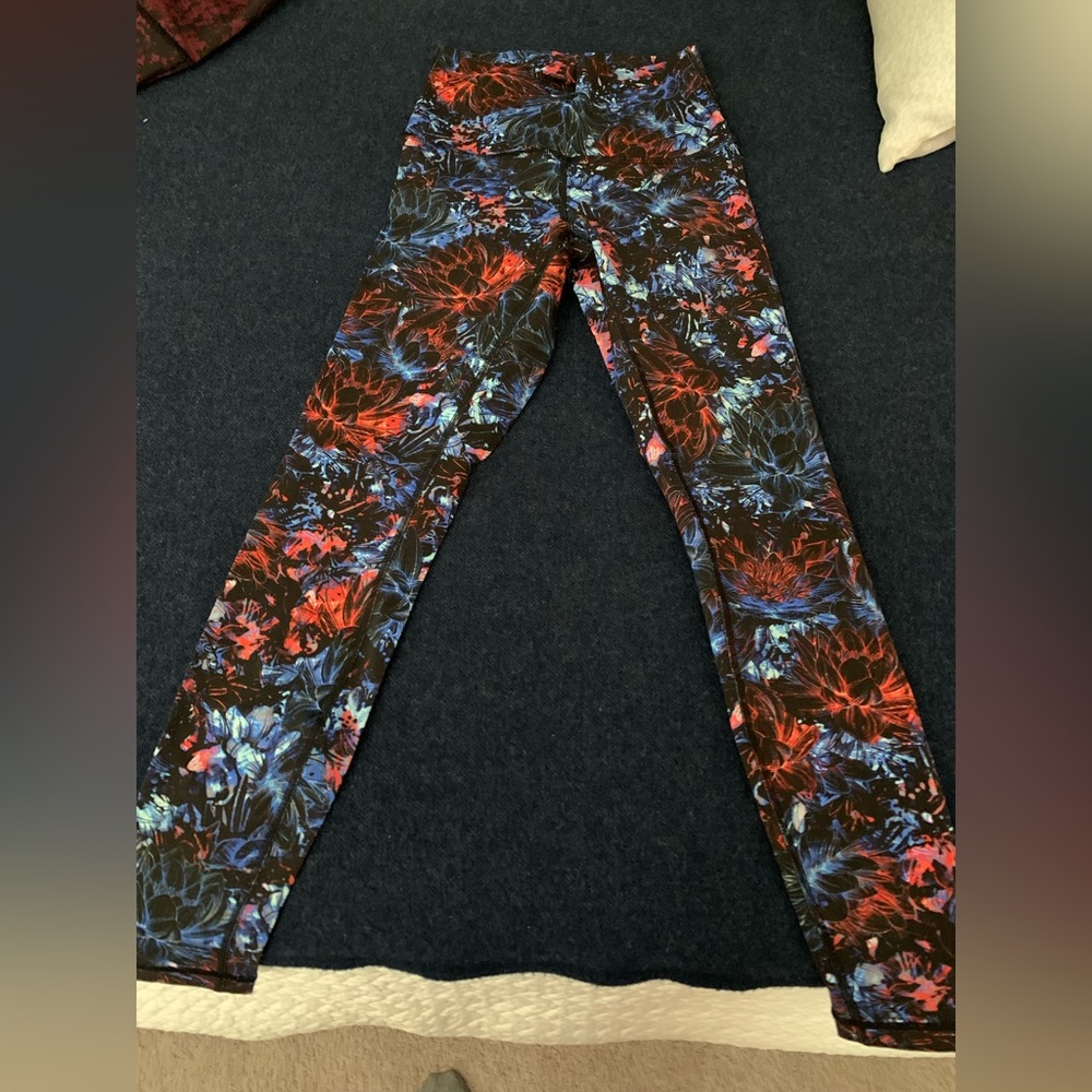 Lululemon Luon 28” Size 6 - Flower Print